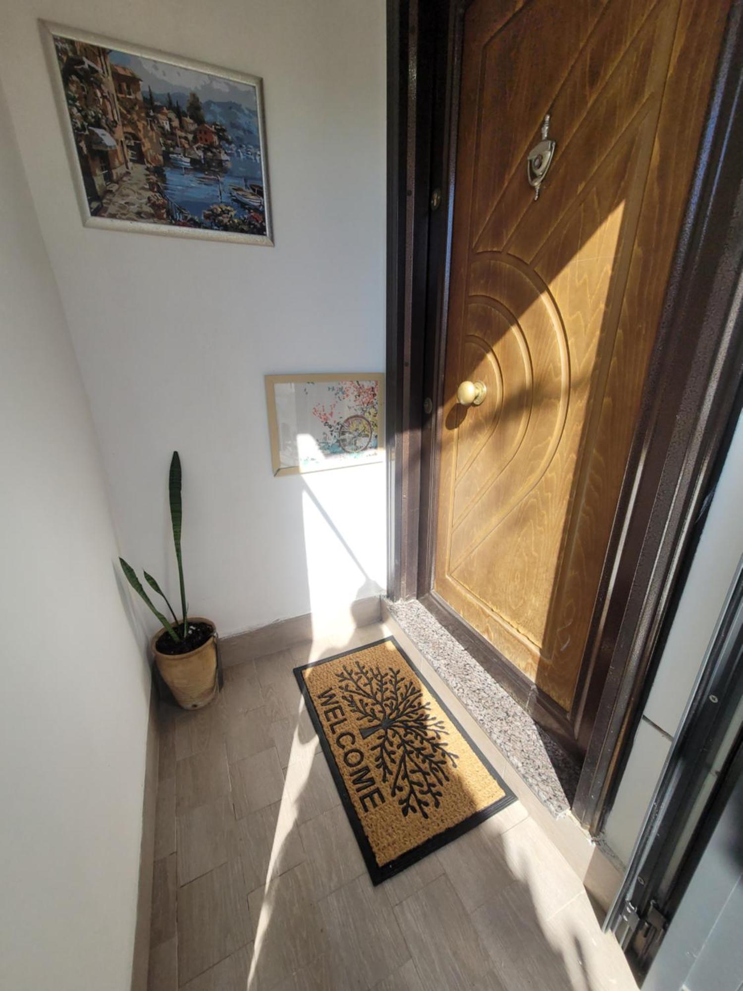 An Apartment With Fireplace ティラナ エクステリア 写真
