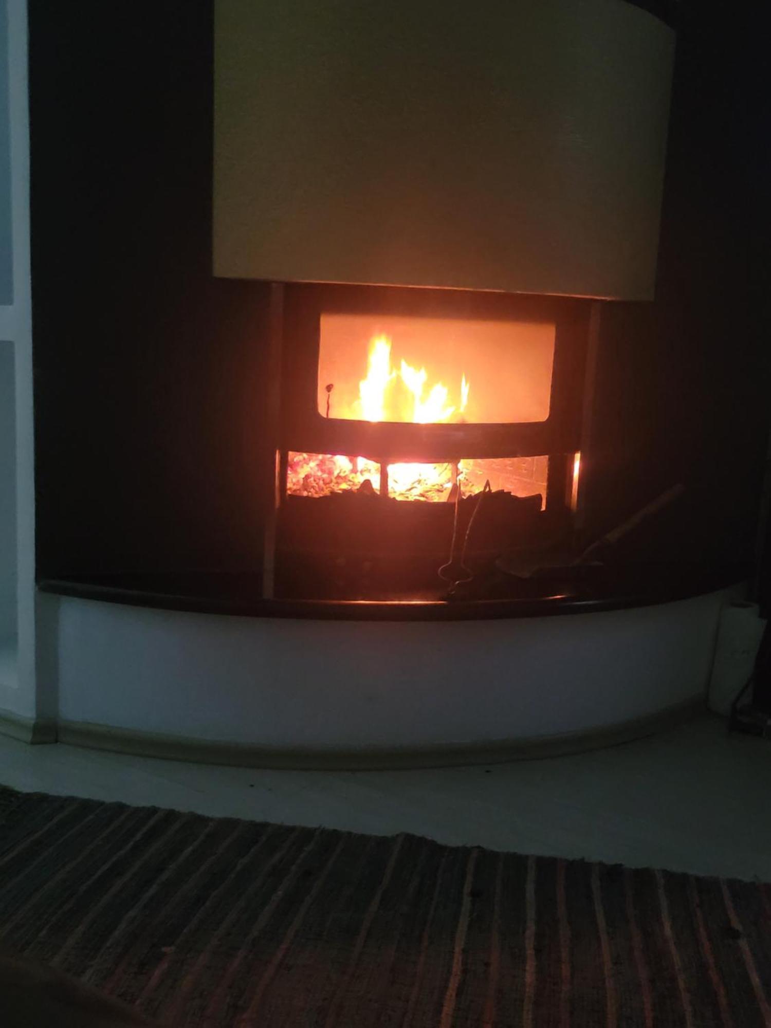 An Apartment With Fireplace ティラナ エクステリア 写真